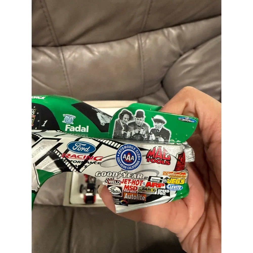 Action Racing John Force 2003 Three Stooges‎ Castrol GTX 1:24 Funny Car Diecast